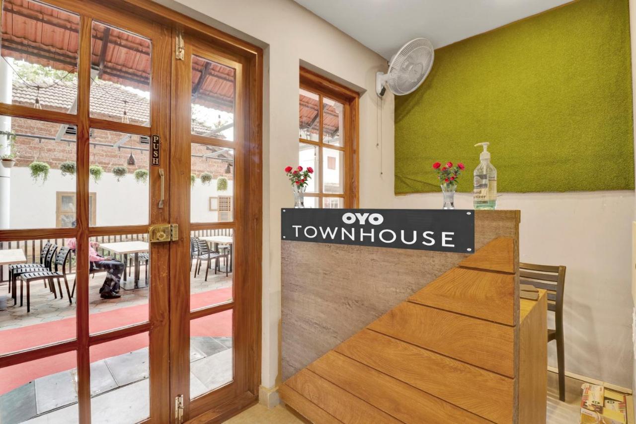Oyo Townhouse 1070 Ramis Plaza Hotel Taliparamba Luaran gambar