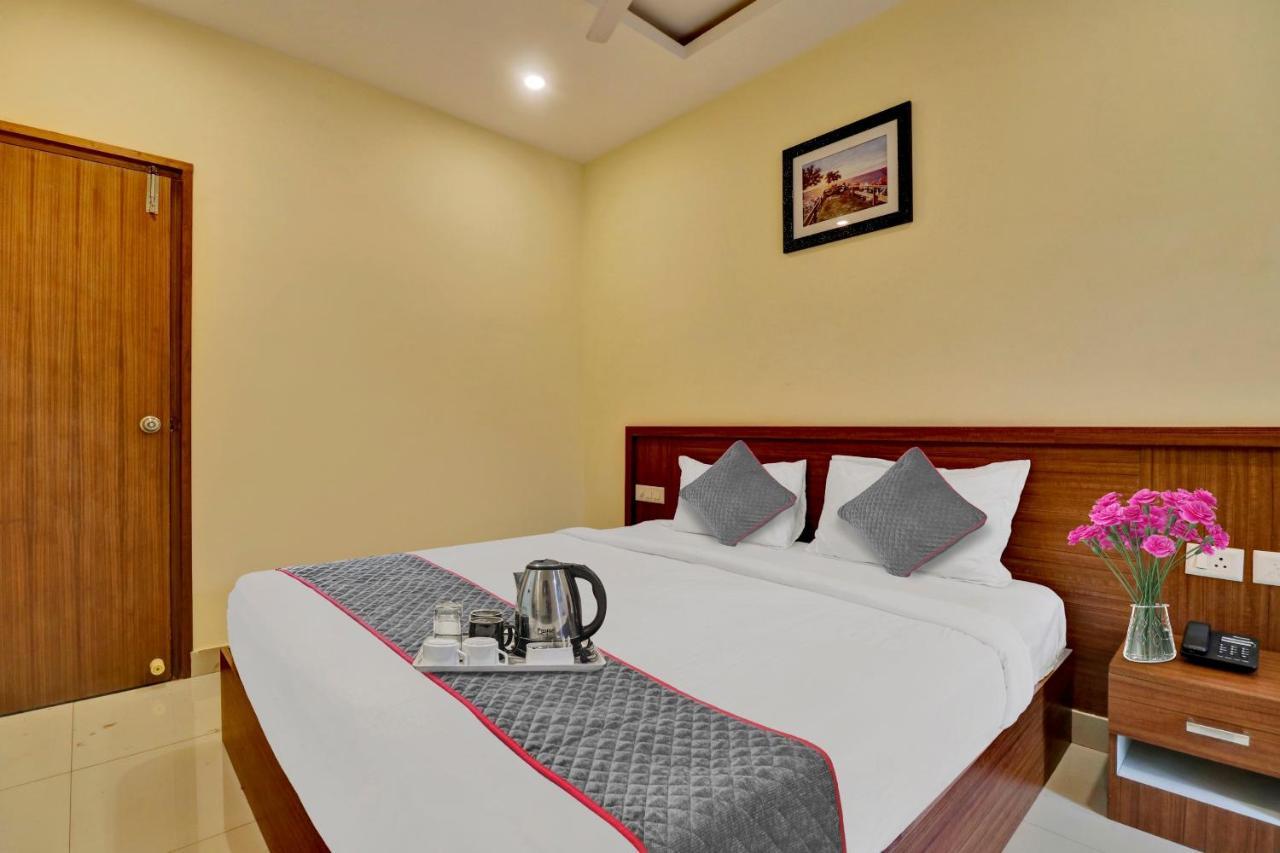 Oyo Townhouse 1070 Ramis Plaza Hotel Taliparamba Luaran gambar