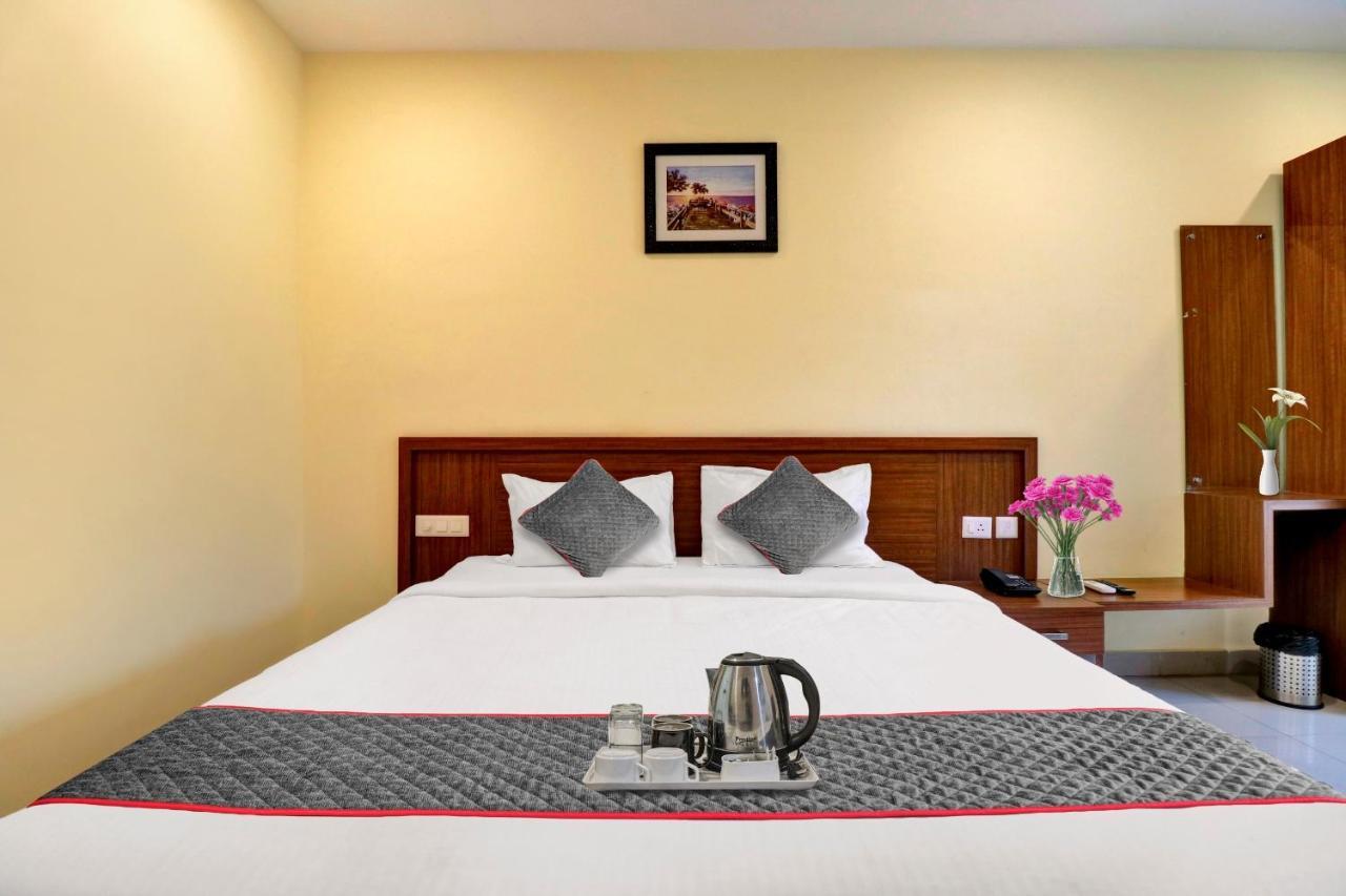 Oyo Townhouse 1070 Ramis Plaza Hotel Taliparamba Luaran gambar