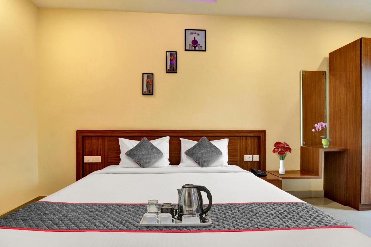 Oyo Townhouse 1070 Ramis Plaza Hotel Taliparamba Luaran gambar