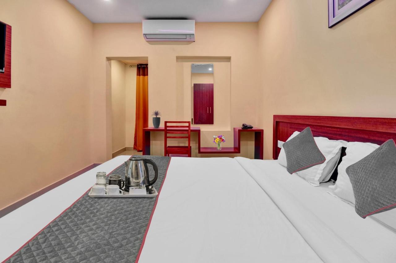 Oyo Townhouse 1070 Ramis Plaza Hotel Taliparamba Luaran gambar