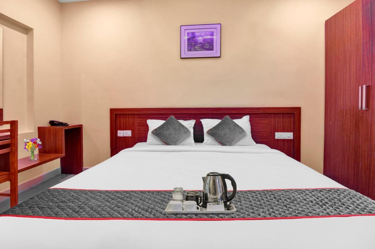 Oyo Townhouse 1070 Ramis Plaza Hotel Taliparamba Luaran gambar