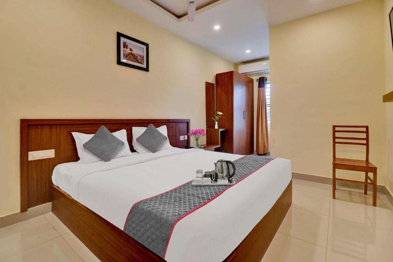 Oyo Townhouse 1070 Ramis Plaza Hotel Taliparamba Luaran gambar